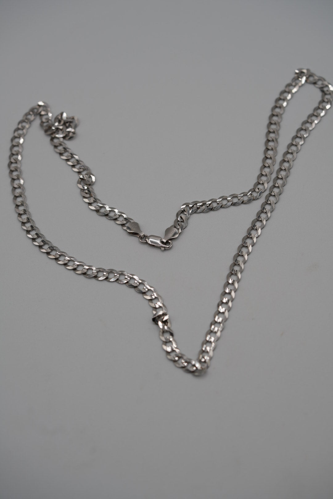 24” 5.7mm 10k White Gold Rounded Curb Link