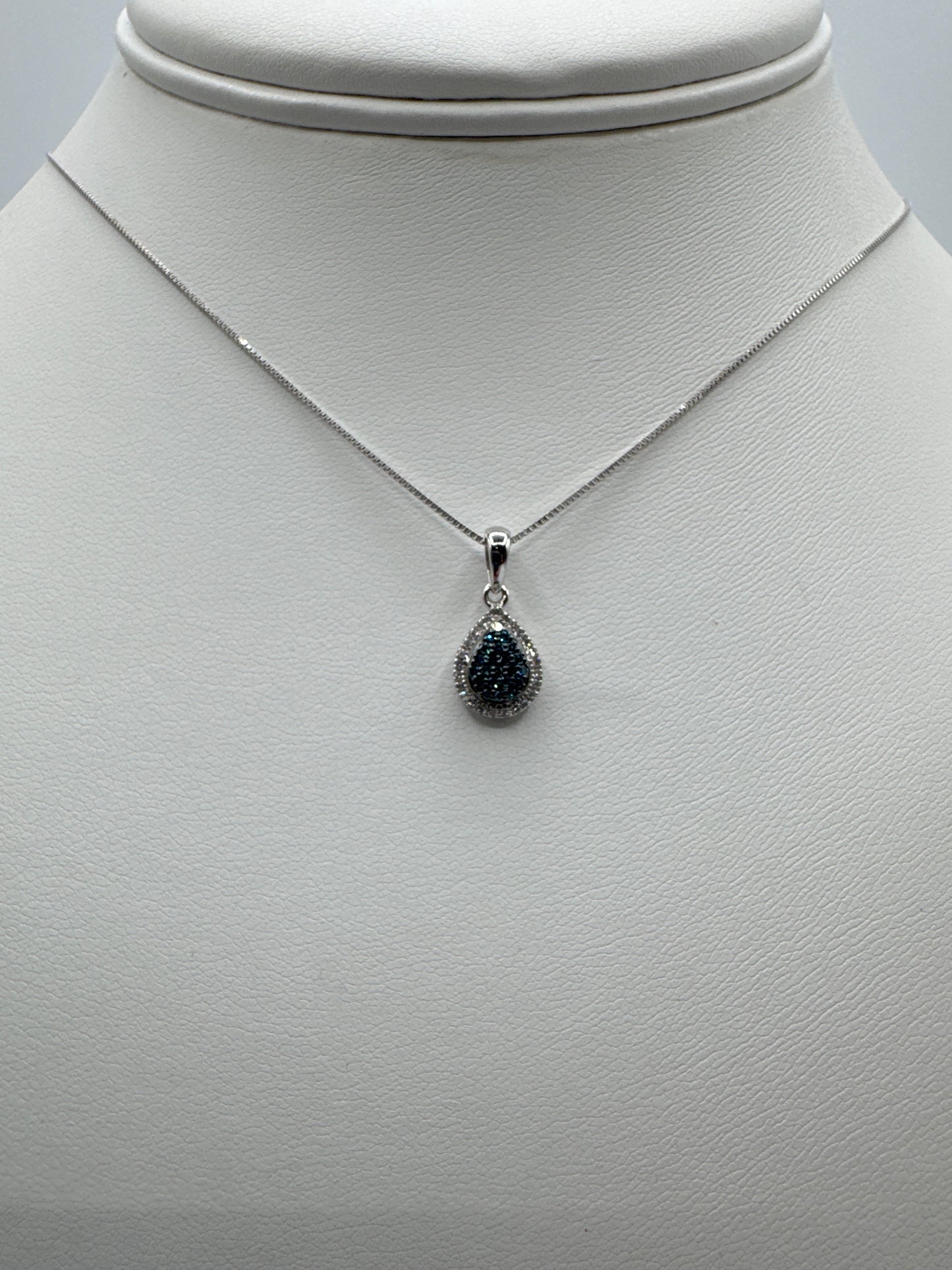 10k .16ct Blue Nat Diamond Pendant w/ Chain