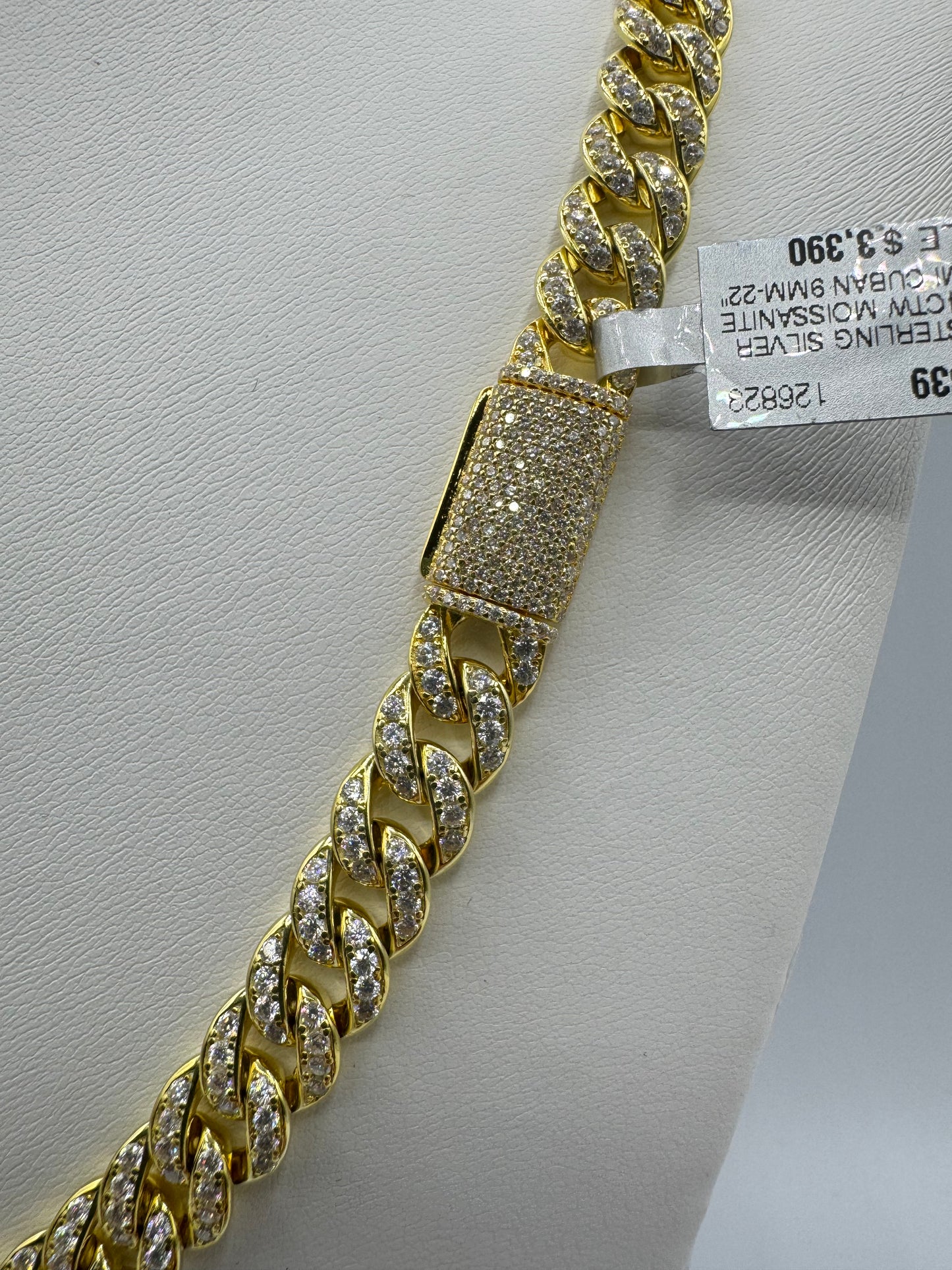 22” 9mm 18.64ctw Moissanite Silver Cuban Bustdown