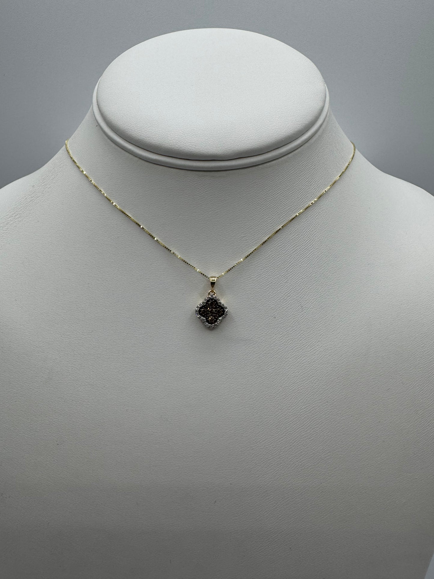 14k Cognac Diamond Clover .25ctw Nat Diamond Pendant w/ Chain
