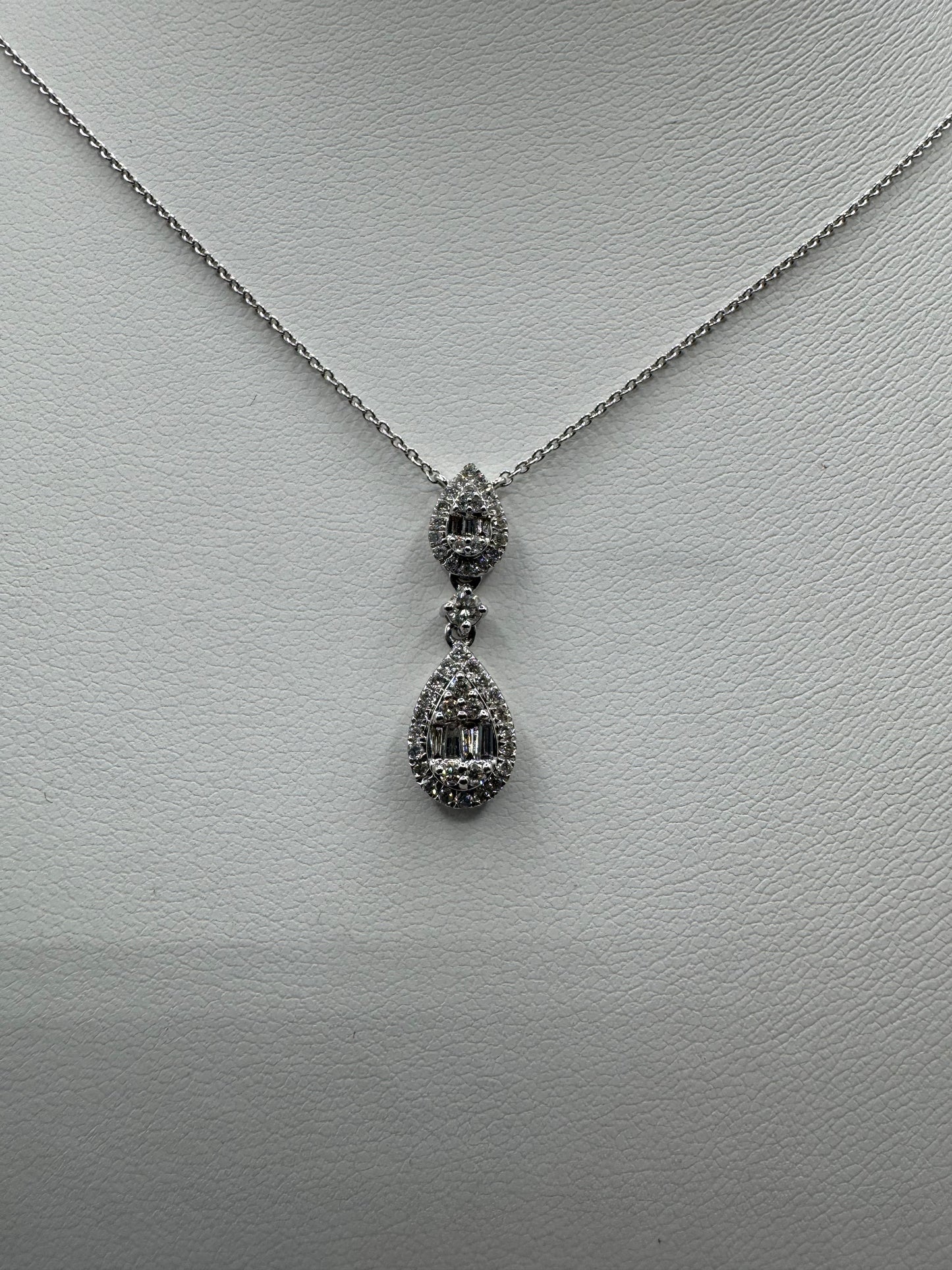 14k .55ctw Nat Diamond Baguette Pendant w/ Chain