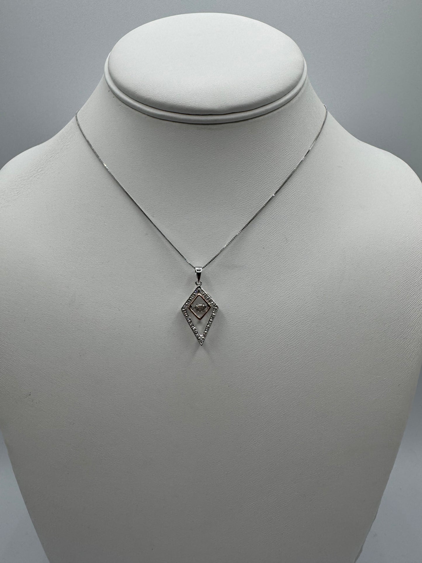 10k .1ctw Nat Diamond Twinkle Pendant w/ Chain