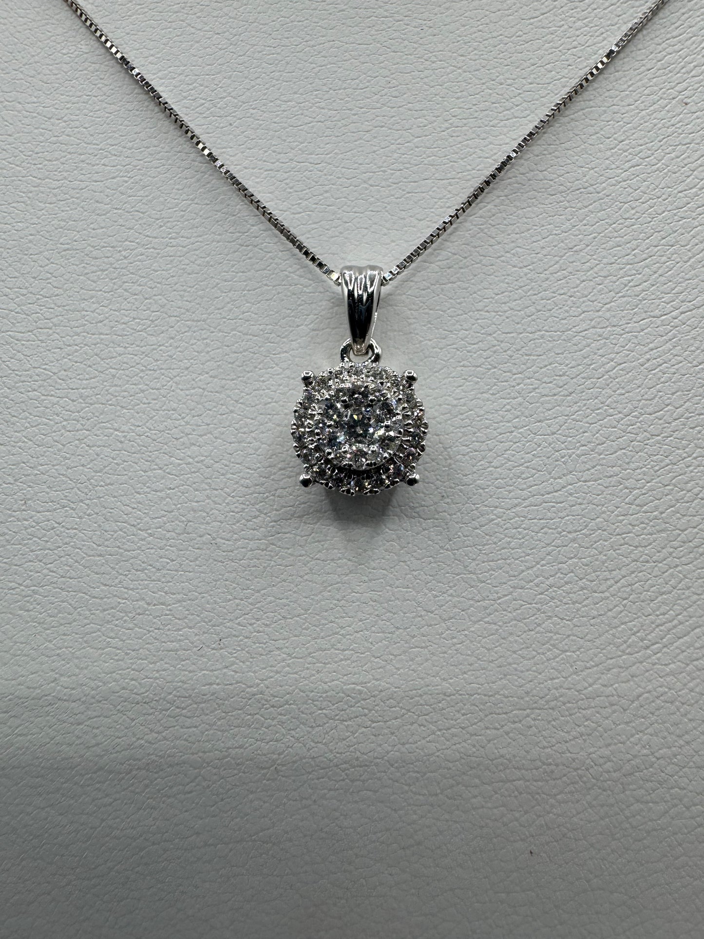 14k .25ct WG Nat Diamond Pendant w/ Chain