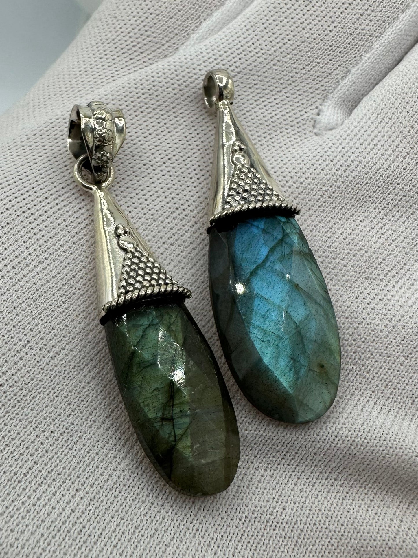 Labradorite Silver Pendant from Mumbai