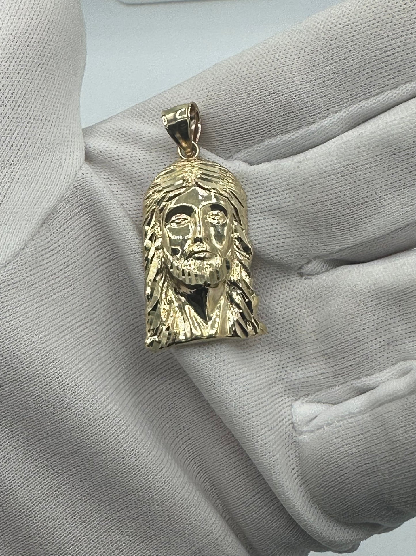 10k Small Jesus Pendant