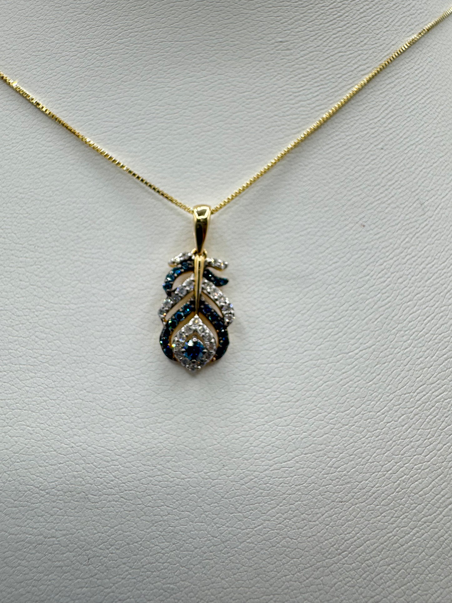 10k Peacock Feather .25ctw Nat Diamond Pendant with Chain