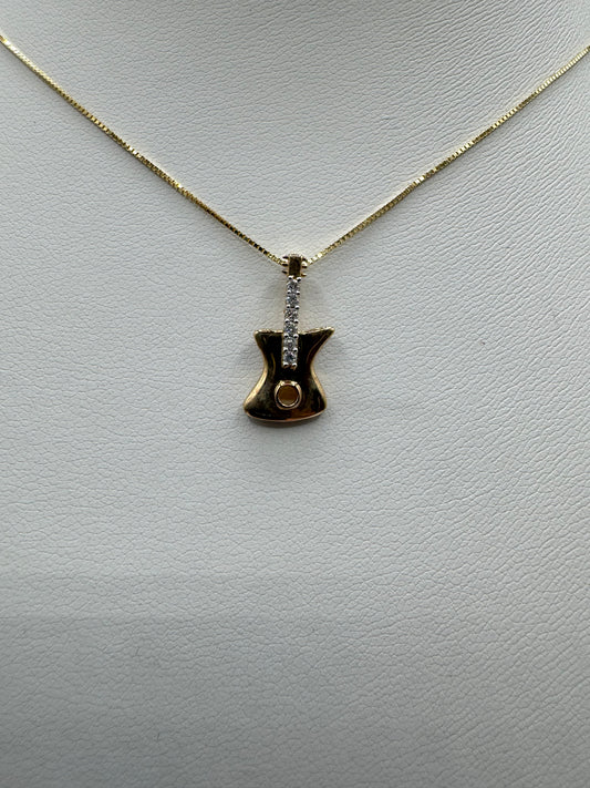 10k Guitar .05ctw Nat Diamond Pendant w/ Chain
