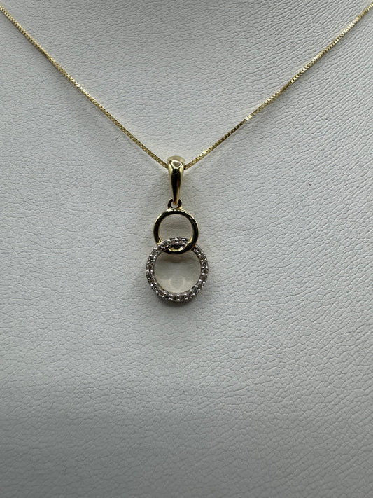 10k Circles .05ctw Nat Diamond Pendant w/ Chain