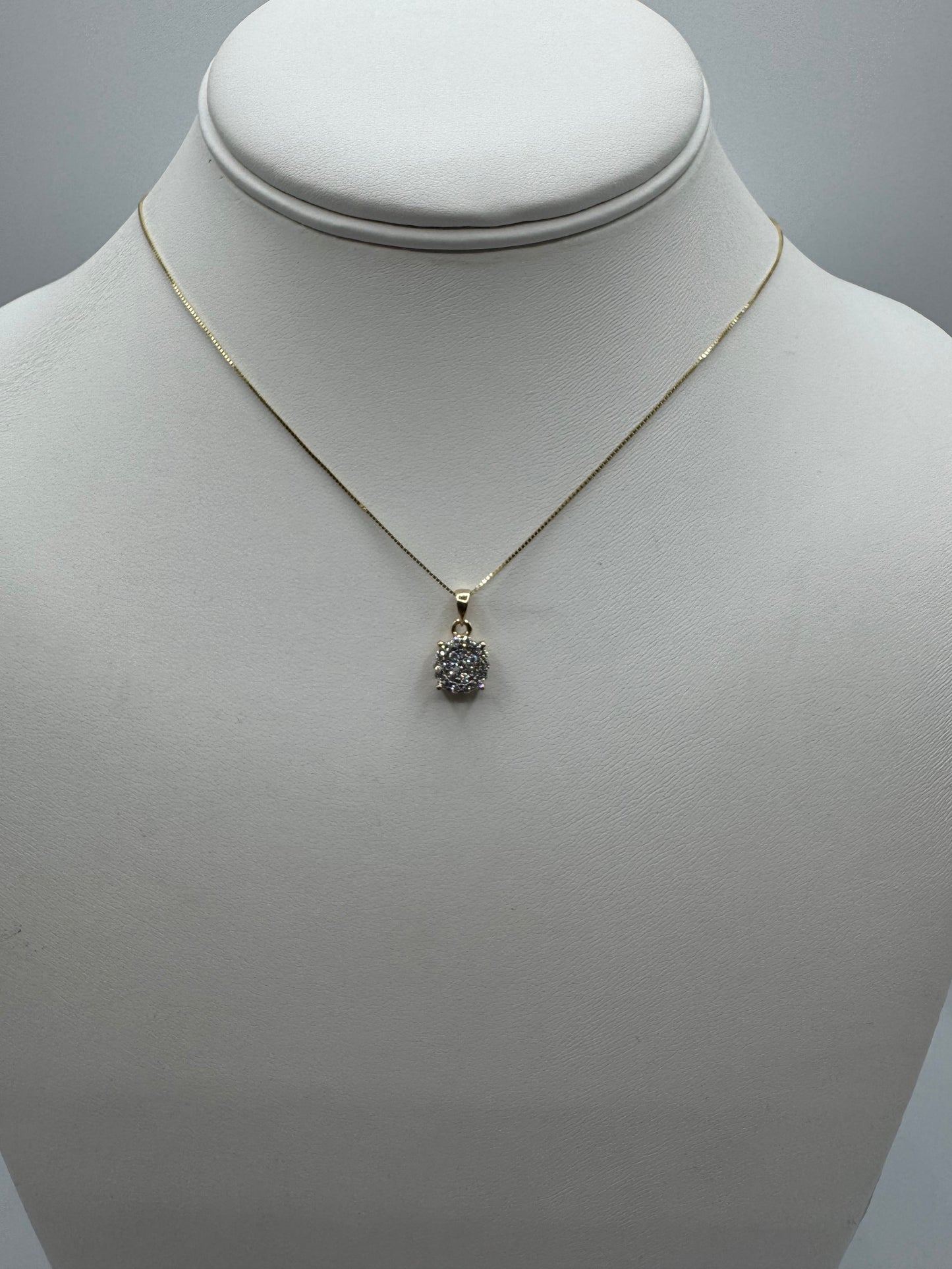 10k Round Diamond Cluster .25ctw Natural Diamond Pendant w/ Chain