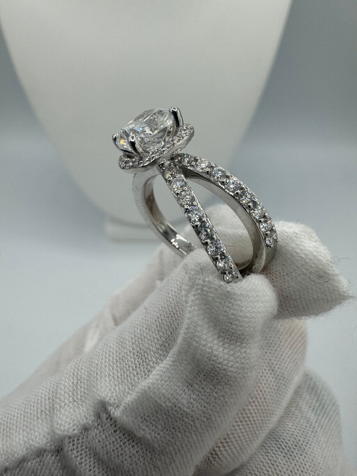 2ct VS2 E (IGI cert) Cushion 1.11ctw side stones VVS/VS D-F 14k White Gold Engagement Ring