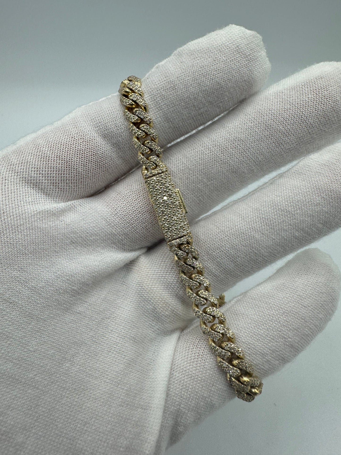 10k 7.5” 2.85ctw Nat Dia Bustdown Cuban bracelet