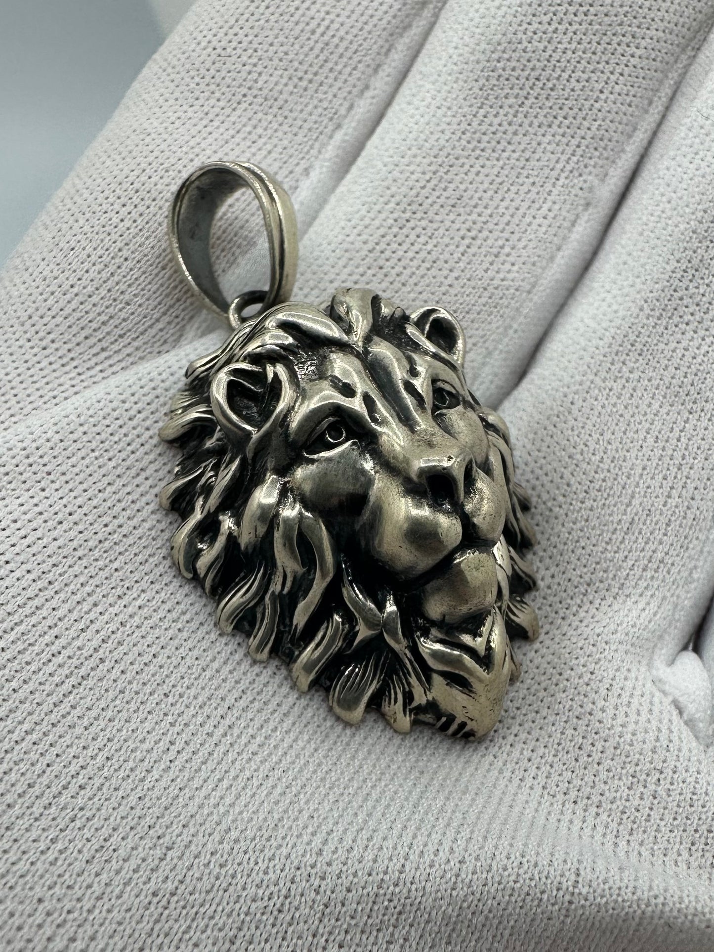 Silver Lion Pendant